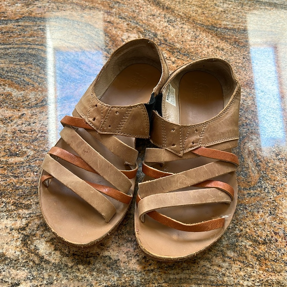 Vintage Sorel cross strap sandals Women’s 9
